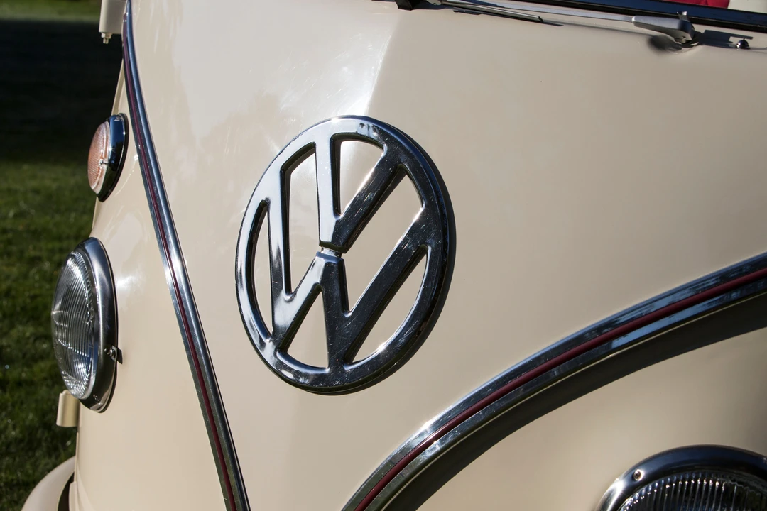 1964 Volkswagen Split-Window Bus - Image 4 of 25
