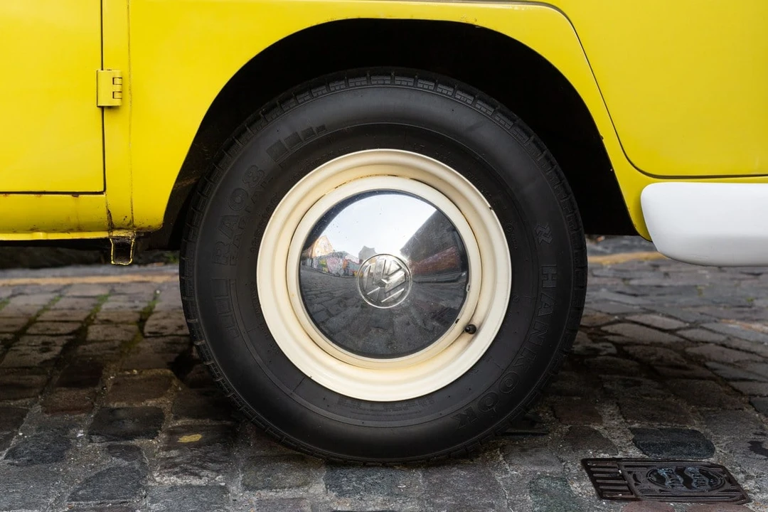 1964 Volkswagen Split-Window Camper - Image 25 of 30