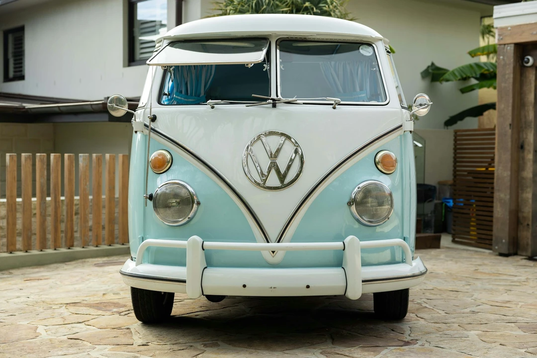 1964 Volkswagen Split-Window Bus - Image 2 of 21
