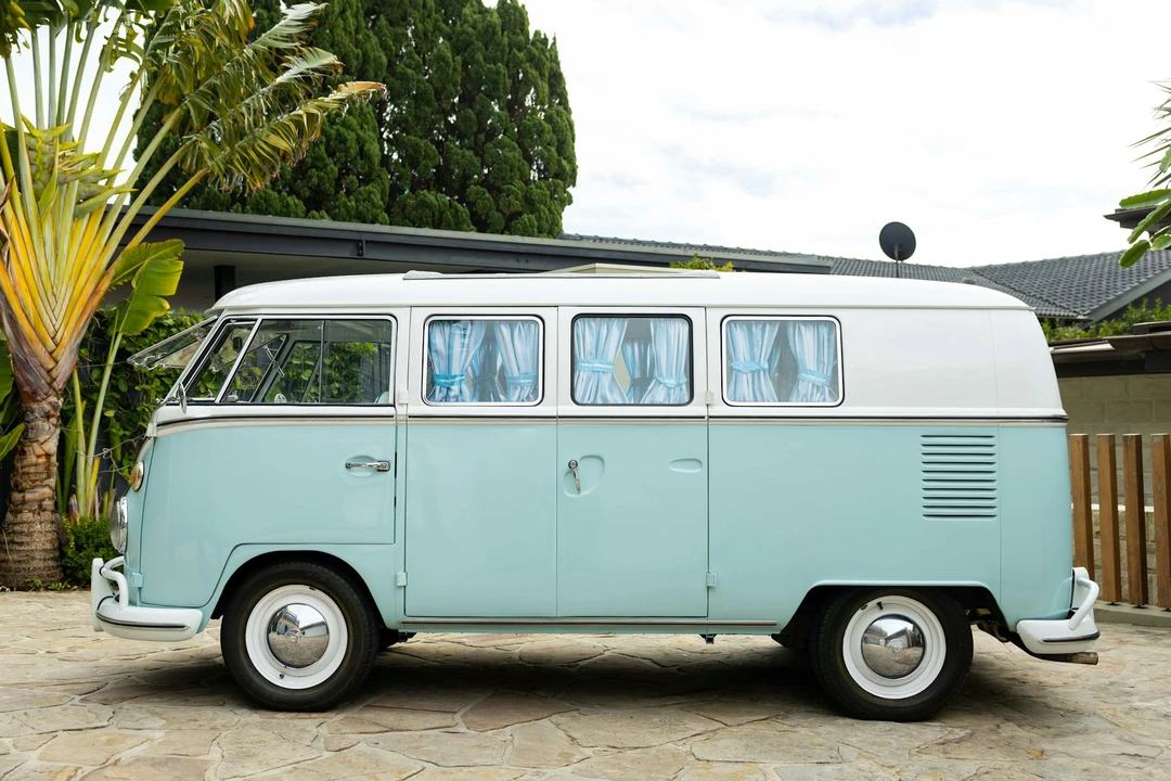 1964 Volkswagen Split-Window Bus - Image 4 of 21