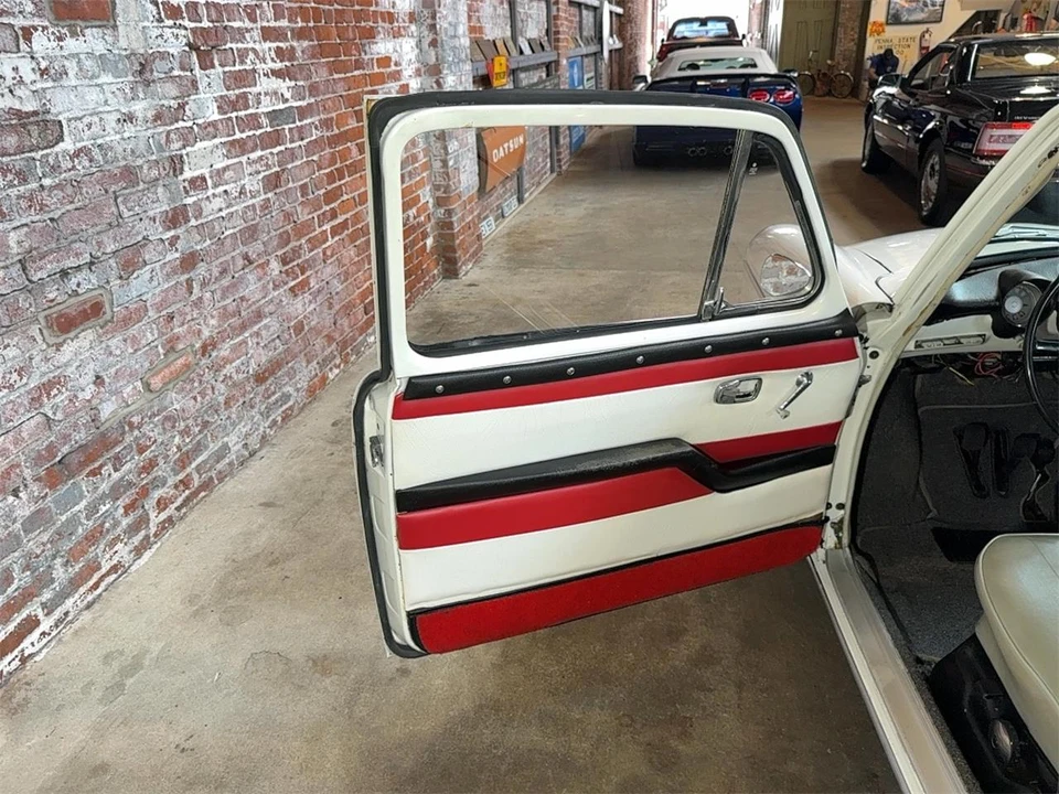 1964 Volkswagen Karmann Ghia Type 34 - Image 10 of 31
