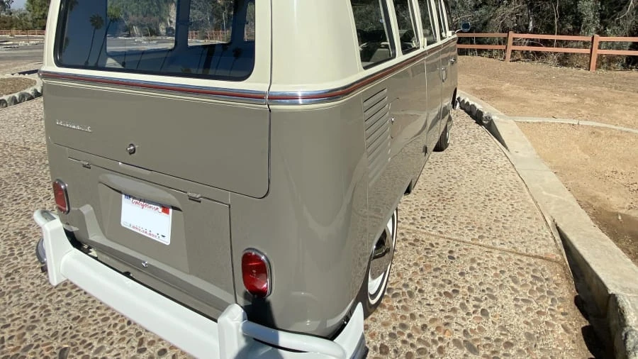 1964 Volkswagen Split-Window Bus - Image 27 of 31