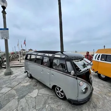 1964 Volkswagen 21 Window Deluxe Bus
