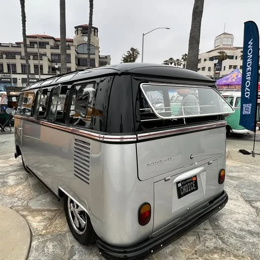 1964 Volkswagen Split-Window Bus - Image 7 of 10