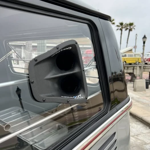 1964 Volkswagen Split-Window Bus - Image 2 of 10