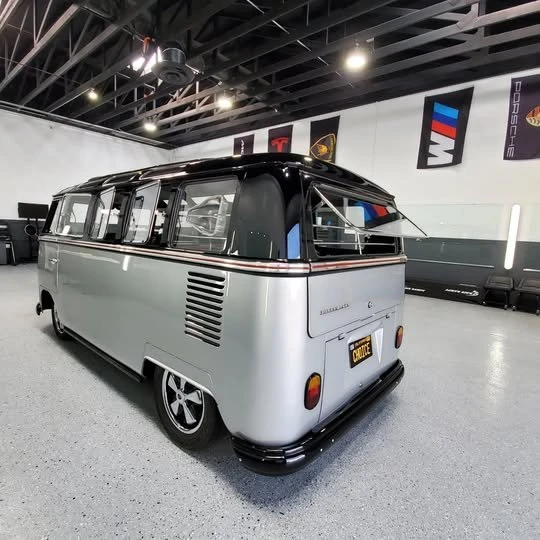 1964 Volkswagen Split-Window Bus - Image 6 of 10