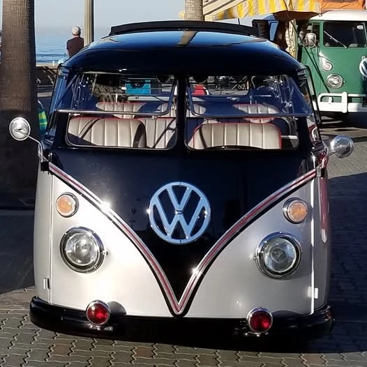 1964 Volkswagen Split-Window Bus - Image 5 of 10