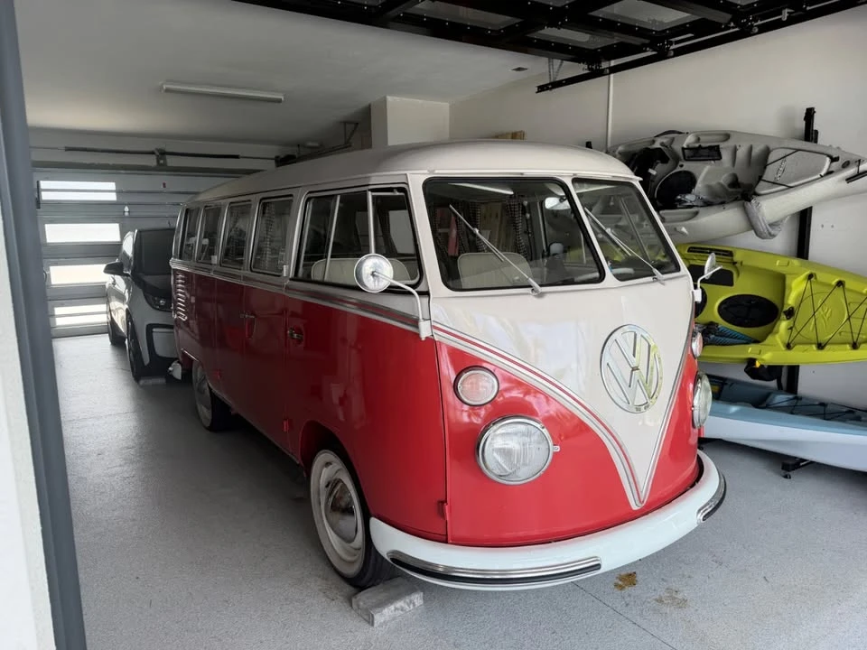 1964 Volkswagen Split-Window Bus - Image 3 of 18