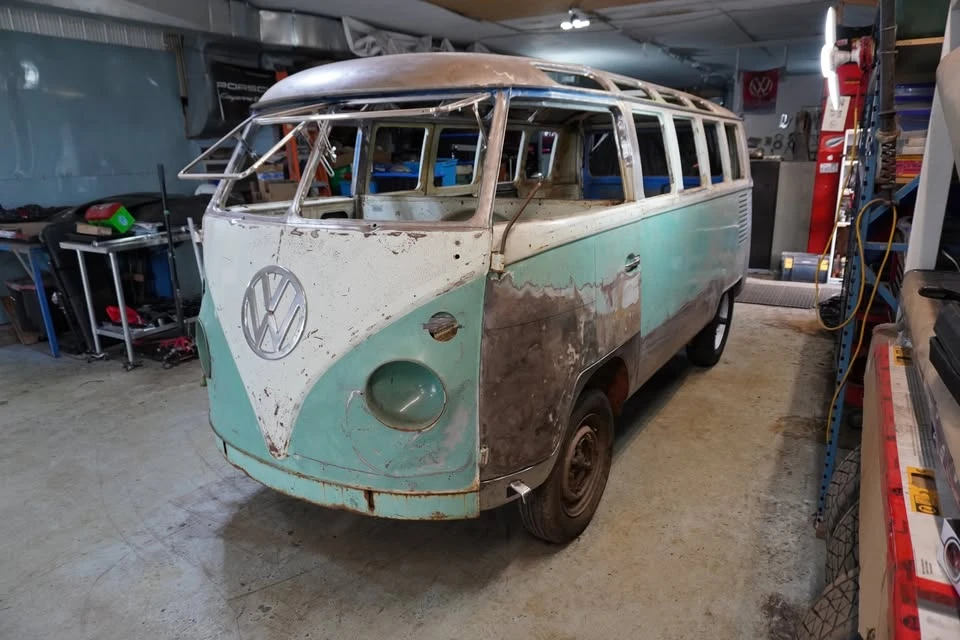 1964 Volkswagen Split-Window Bus - Image 7 of 16