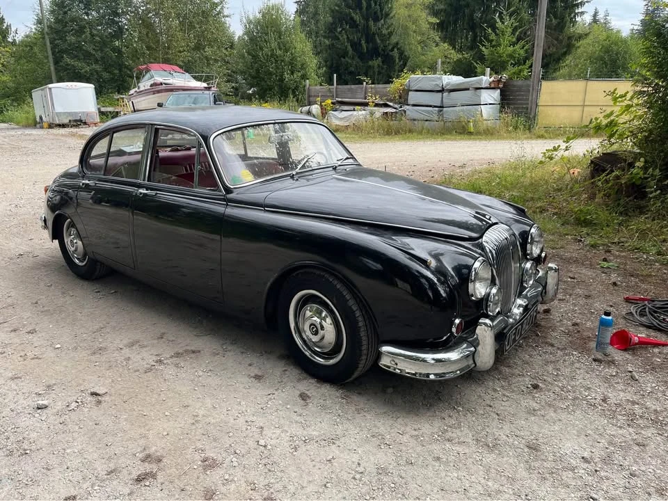 1964 Daimler SP250 - Image 2 of 9