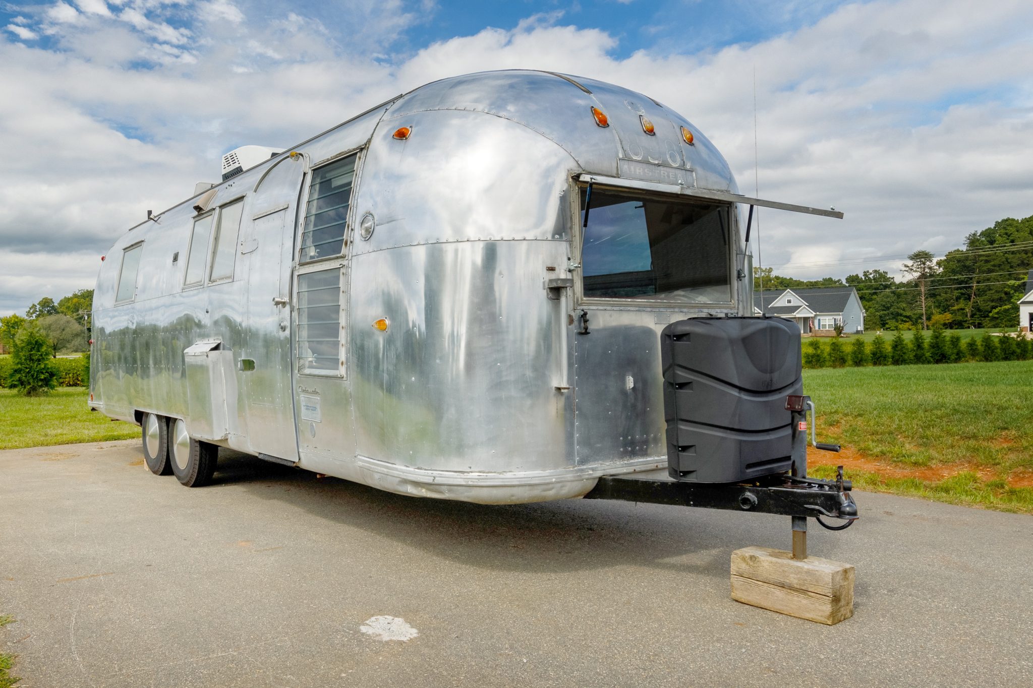 1964 Airstream Land Yacht Ambassador