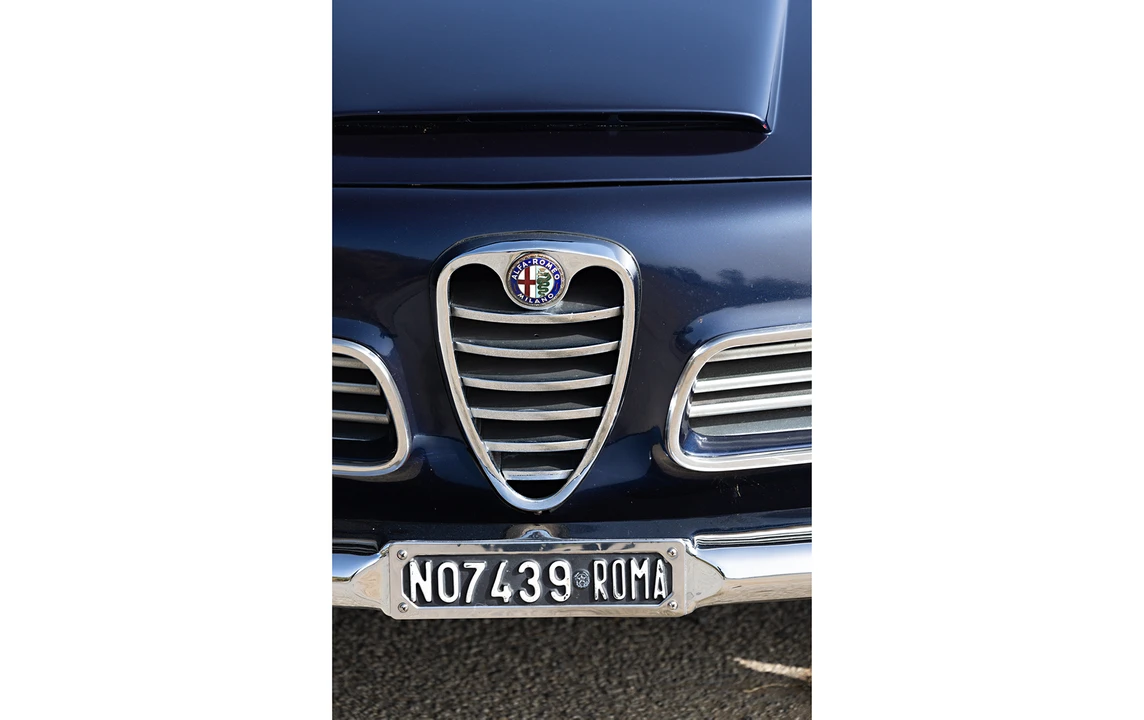 1965 Alfa Romeo 2600 - Image 21 of 31