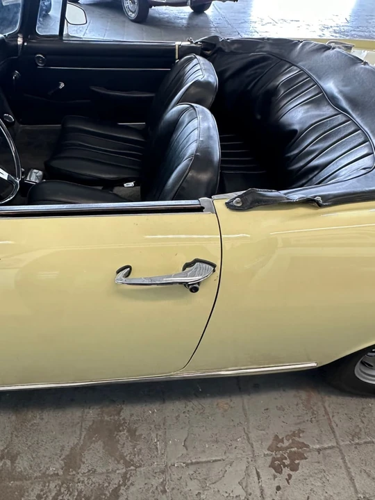 1965 Alfa Romeo 2600 - Image 21 of 28