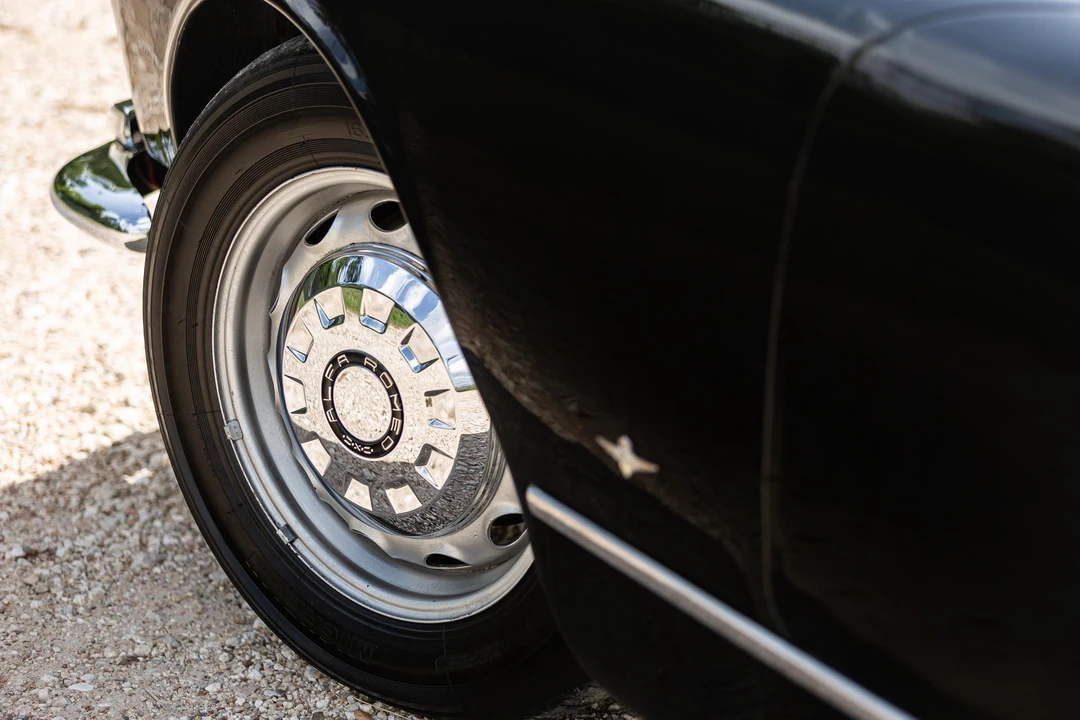 1965 Alfa Romeo 2600 - Image 25 of 31