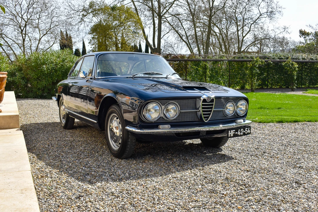 1965 Alfa Romeo 2600 - Image 9 of 31