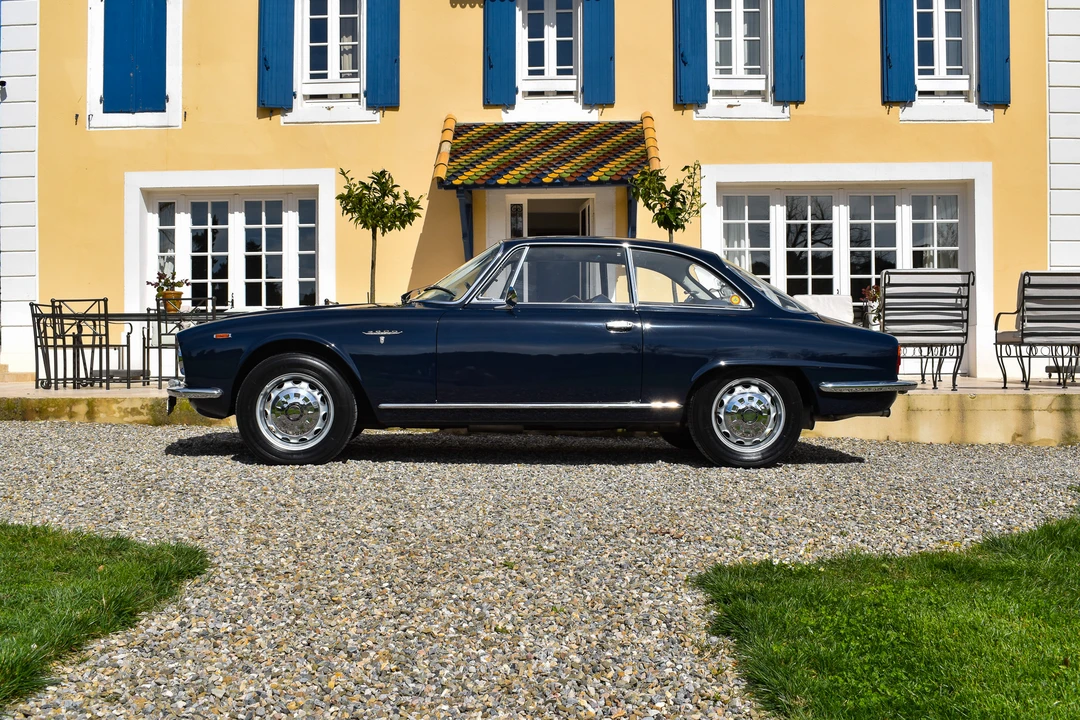 1965 Alfa Romeo 2600 - Image 25 of 31