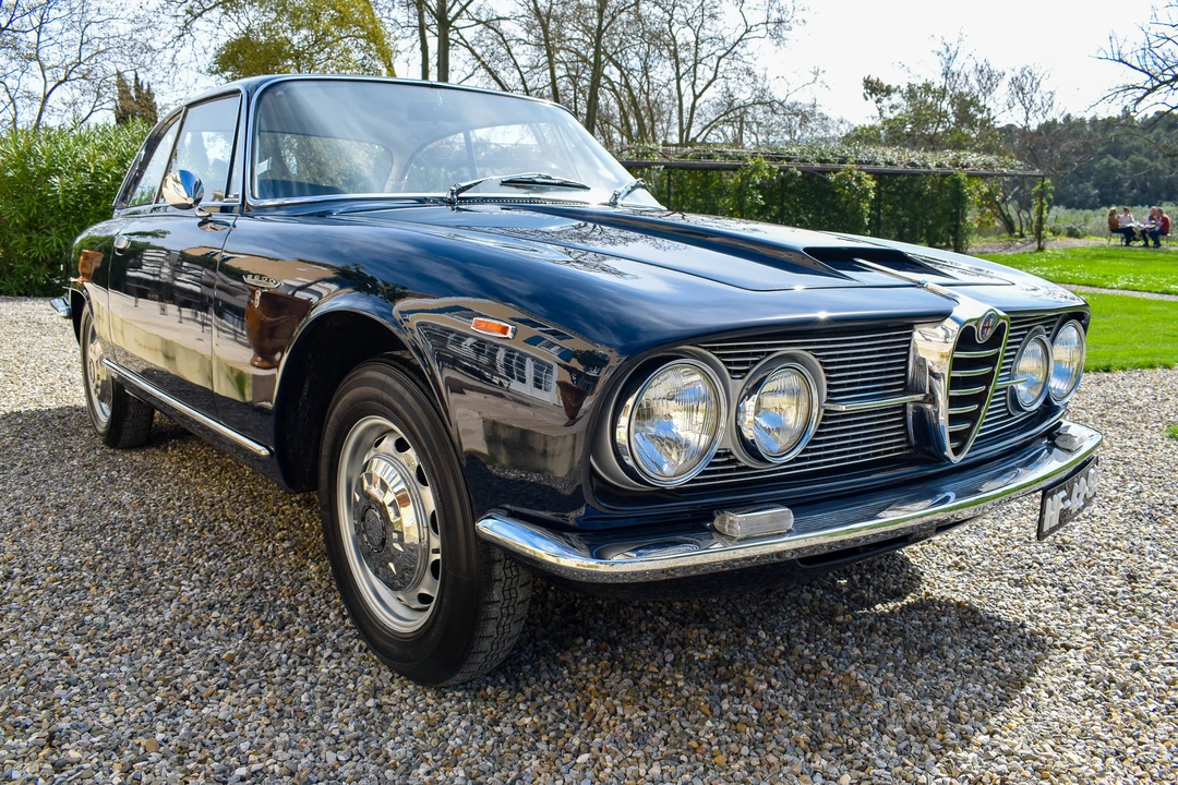 1965 Alfa Romeo 2600 - Image 10 of 31