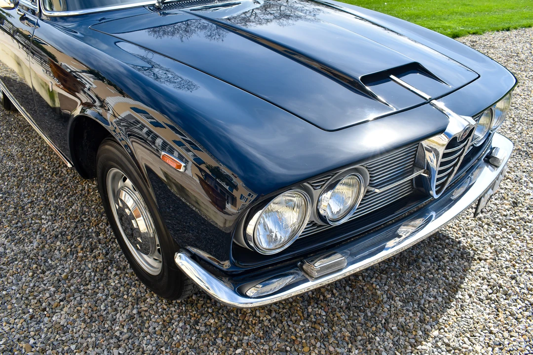 1965 Alfa Romeo 2600 - Image 28 of 31