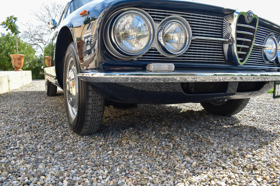 1965 Alfa Romeo 2600 - Image 29 of 31