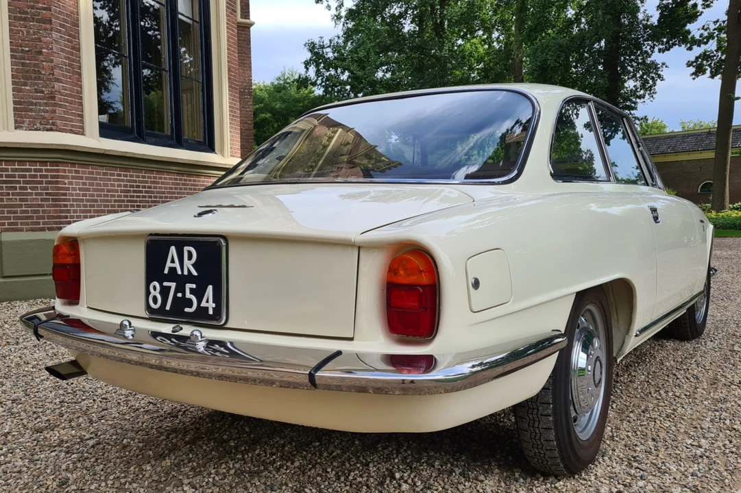 1965 Alfa Romeo 2600 - Image 11 of 31