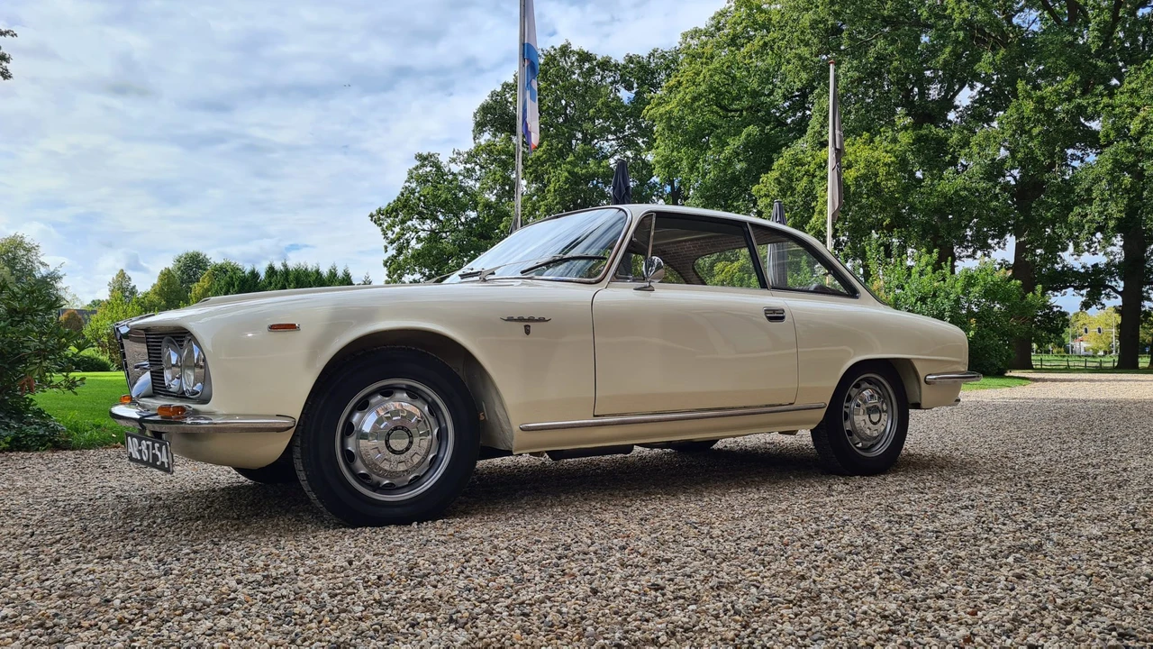 1965 Alfa Romeo 2600 - Image 3 of 31