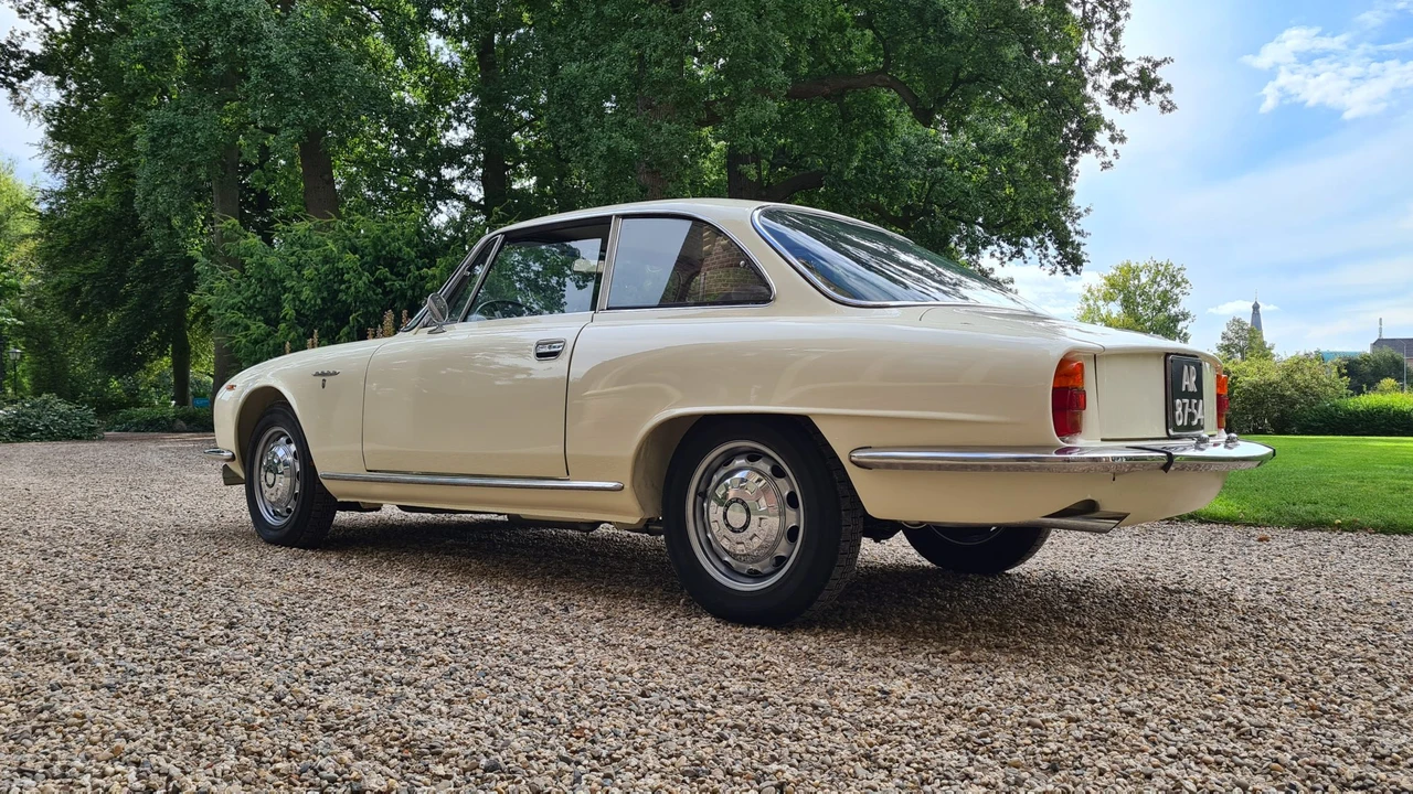 1965 Alfa Romeo 2600 - Image 6 of 31