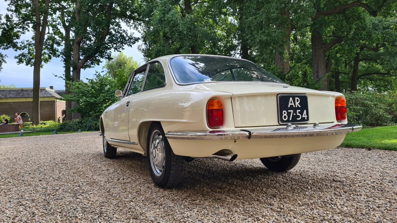 1965 Alfa Romeo 2600 - Image 8 of 31