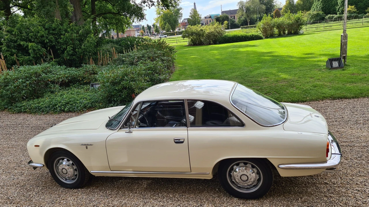 1965 Alfa Romeo 2600 - Image 4 of 31