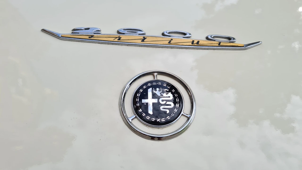 1965 Alfa Romeo 2600 - Image 31 of 31