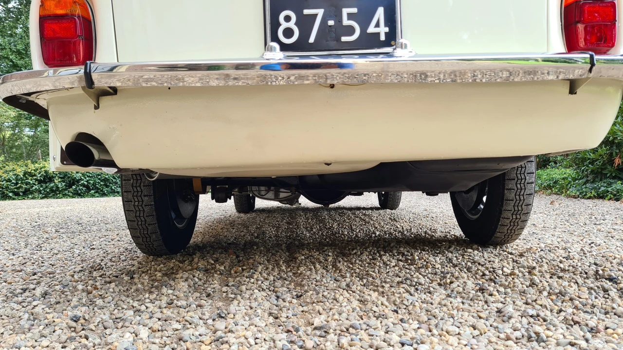 1965 Alfa Romeo 2600 - Image 26 of 31