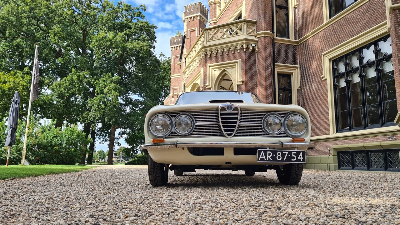 1965 Alfa Romeo 2600 - Image 18 of 31