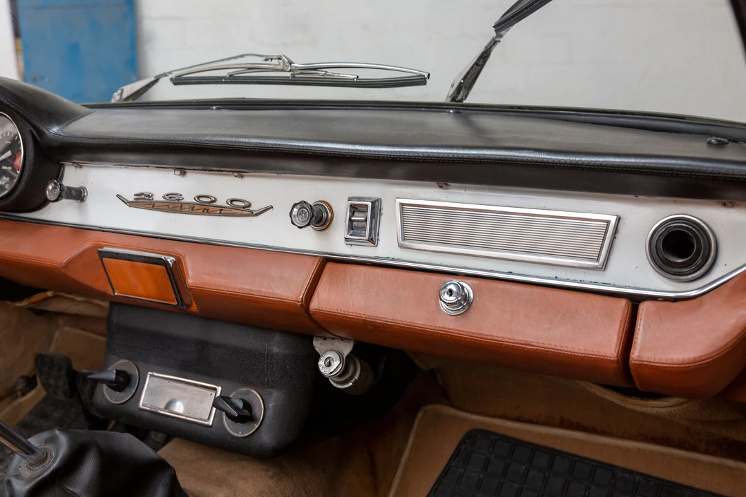 1965 Alfa Romeo 2600 - Image 17 of 31