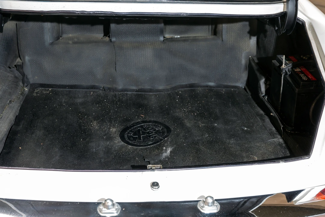1965 Alfa Romeo 2600 - Image 22 of 31