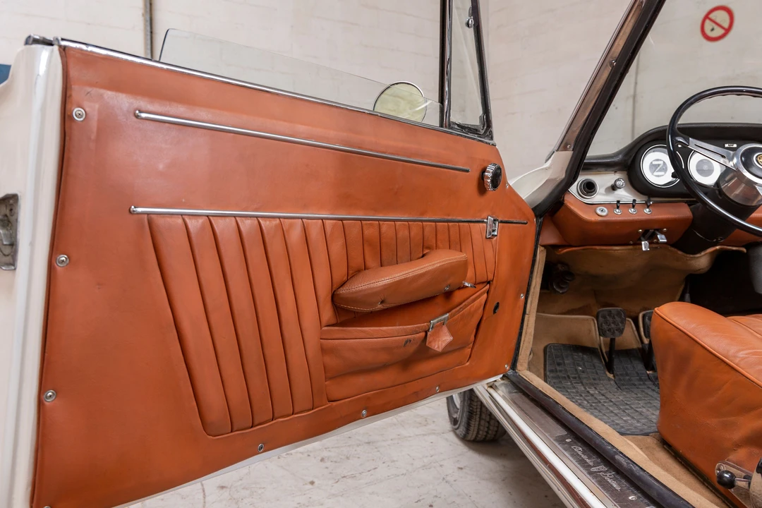 1965 Alfa Romeo 2600 - Image 13 of 31