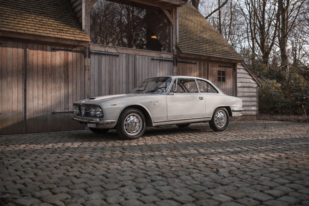 1965 Alfa Romeo 2600 - Image 3 of 22