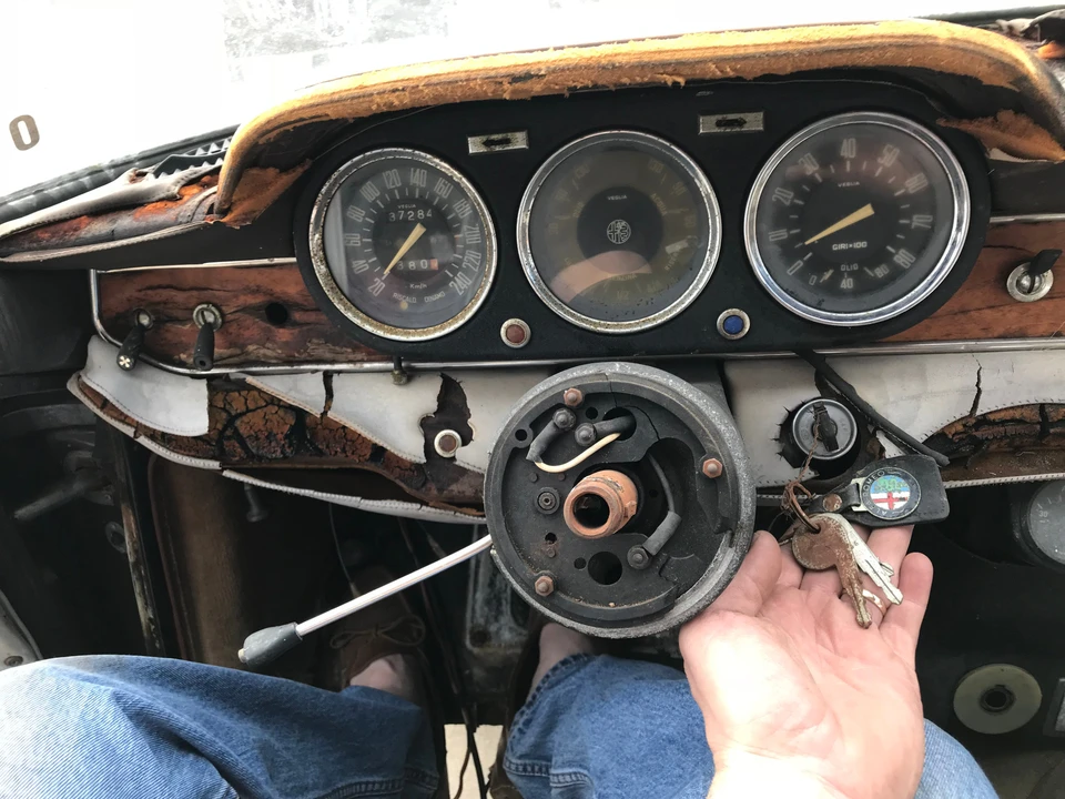 1965 Alfa Romeo 2600 - Image 17 of 31