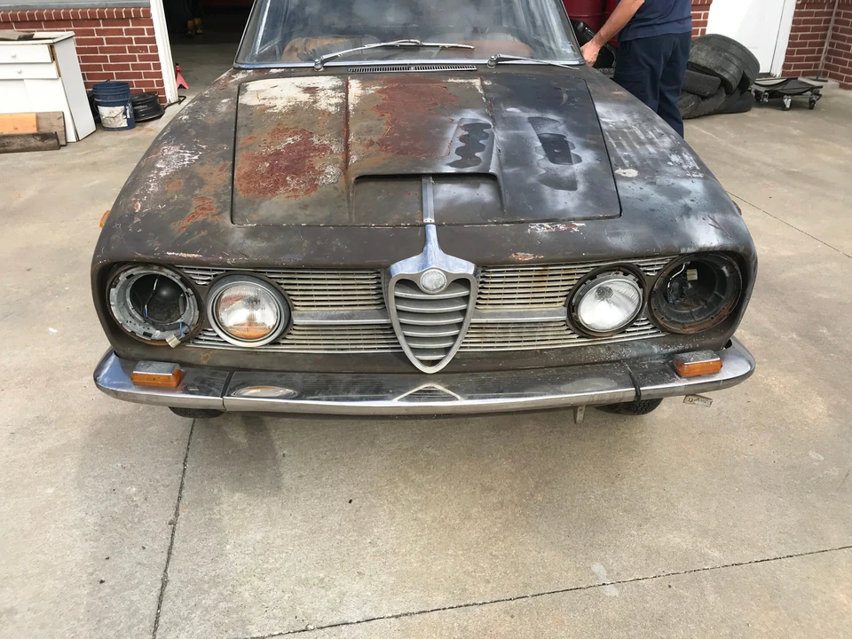 1965 Alfa Romeo 2600 - Image 9 of 31