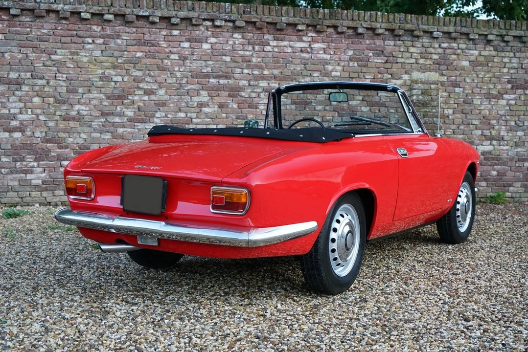 1965 Alfa Romeo Giulia GTC - Image 5 of 30