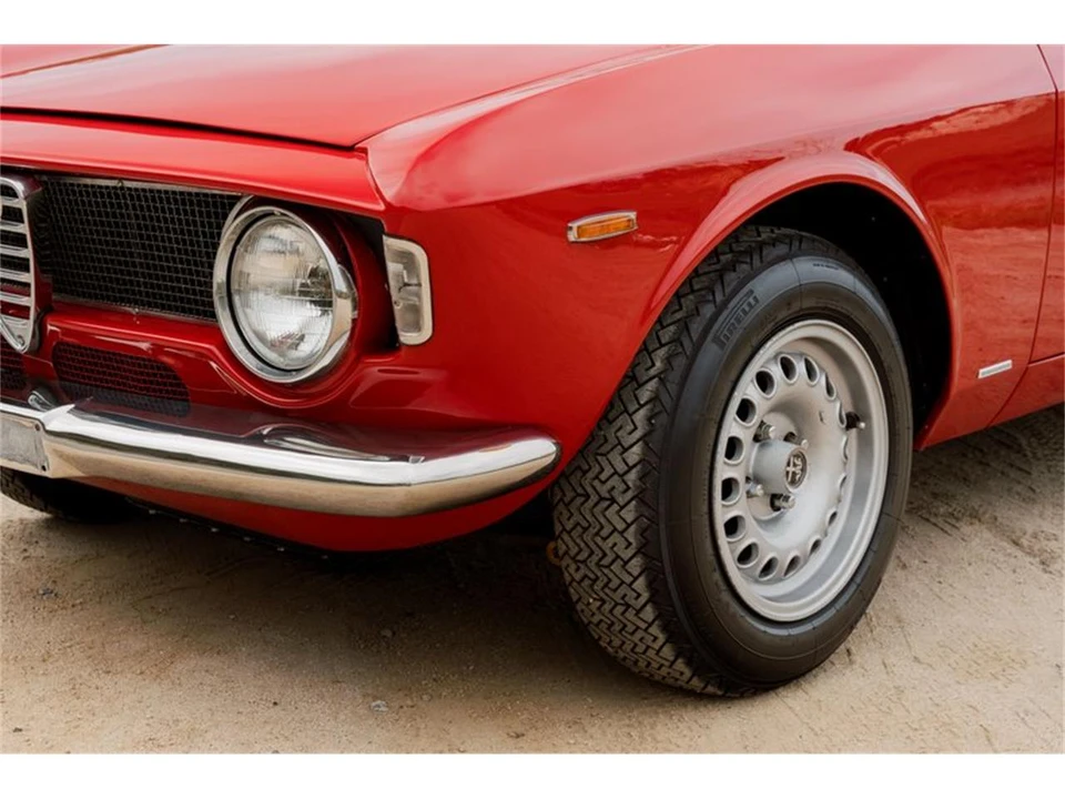 1965 Alfa Romeo Giulia Sprint GT - Image 11 of 31