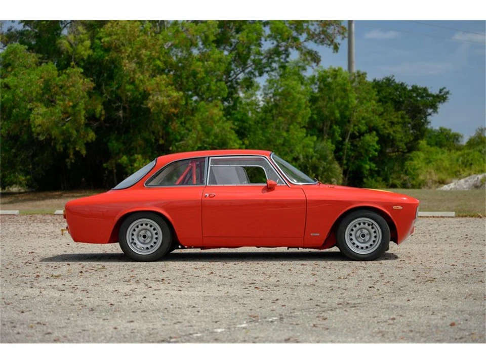1965 Alfa Romeo Giulia Sprint GT - Image 11 of 31