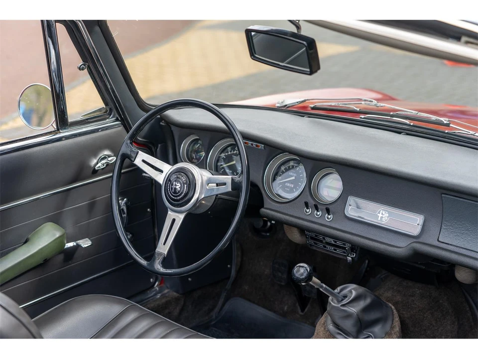 1965 Alfa Romeo Giulia Sprint GT - Image 6 of 11