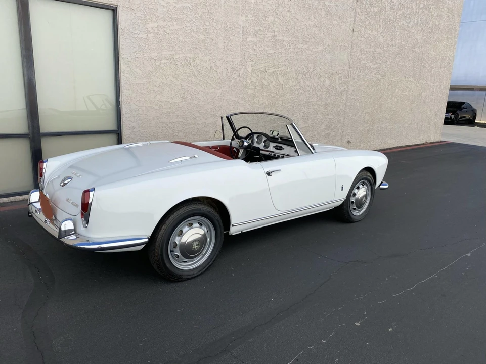 1965 Alfa Romeo Giulietta - Image 8 of 31