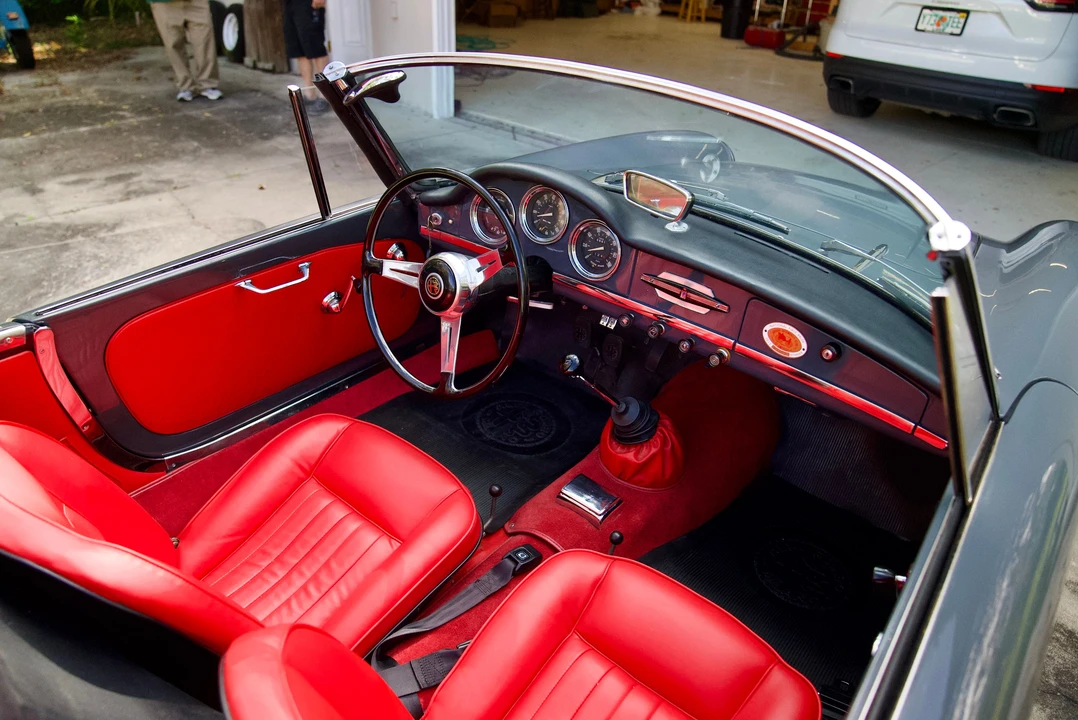 1965 Alfa Romeo Giulia GTC - Image 26 of 31