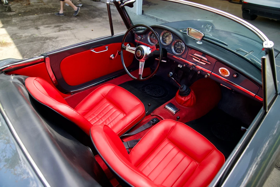 1965 Alfa Romeo Giulia GTC - Image 29 of 31