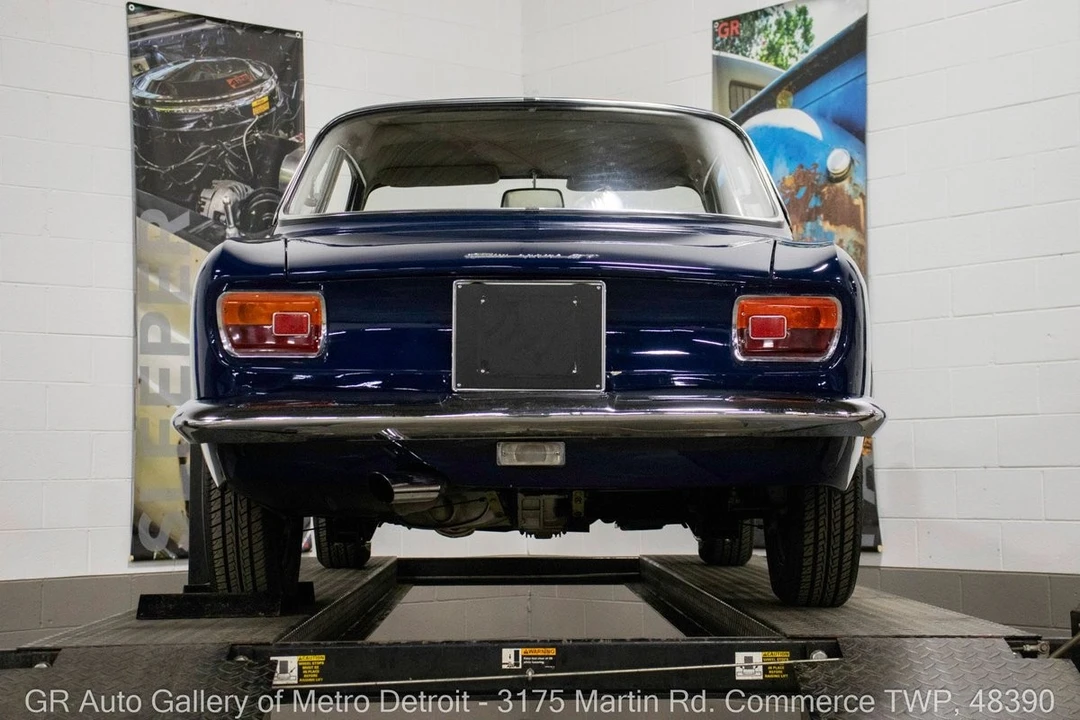 1965 Alfa Romeo Giulia Sprint GT - Image 20 of 21