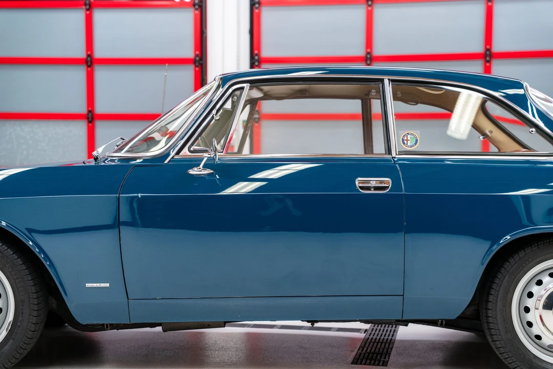 1965 Alfa Romeo Giulia Sprint GT - Image 24 of 31