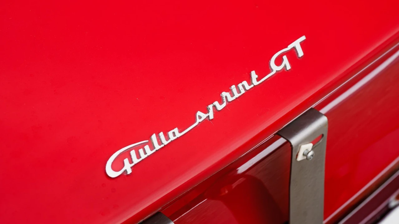 1965 Alfa Romeo Giulia Sprint GT - Image 11 of 31