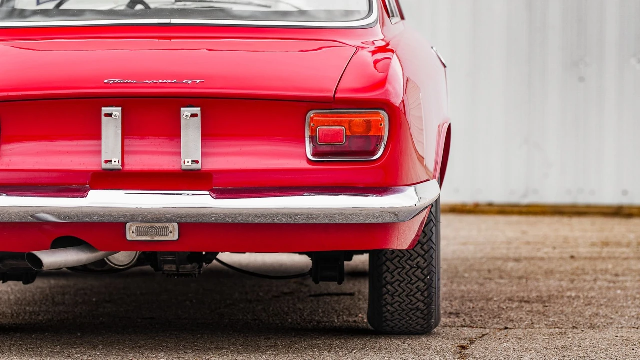 1965 Alfa Romeo Giulia Sprint GT - Image 19 of 31
