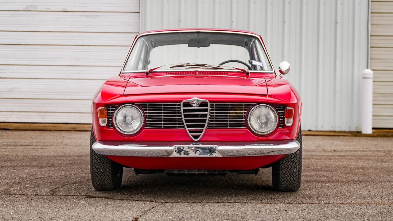 1965 Alfa Romeo Giulia Sprint GT - Image 16 of 31