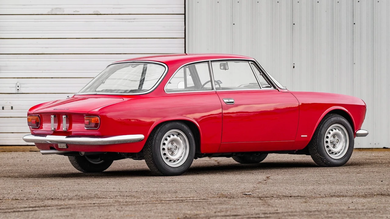 1965 Alfa Romeo Giulia Sprint GT - Image 20 of 31
